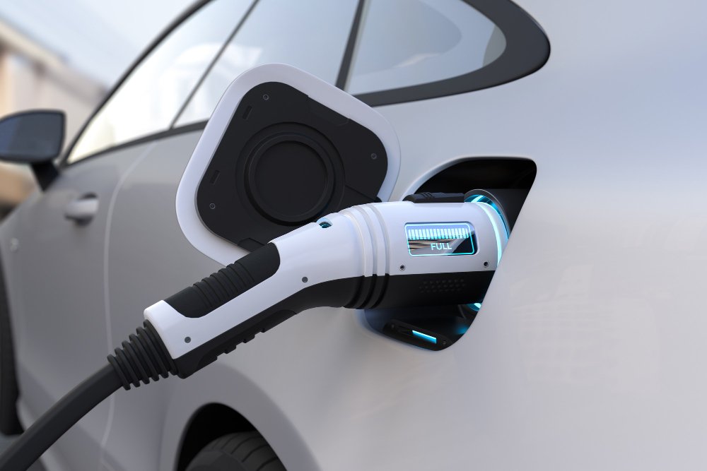 do electric cars have alternators