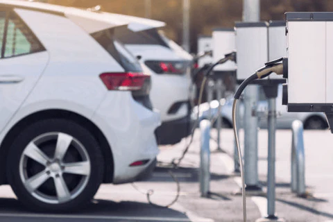 Home EV Charging vs Public: Pros and Cons