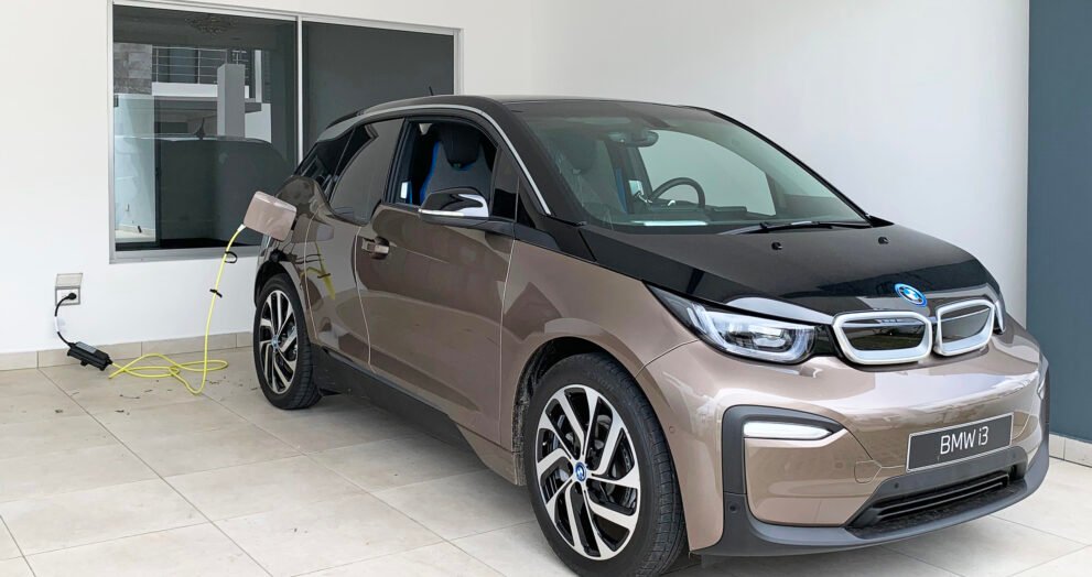 Electric Car Brands in North America: Complete Guide to Automakers Leading the EV Revolution (2025)
