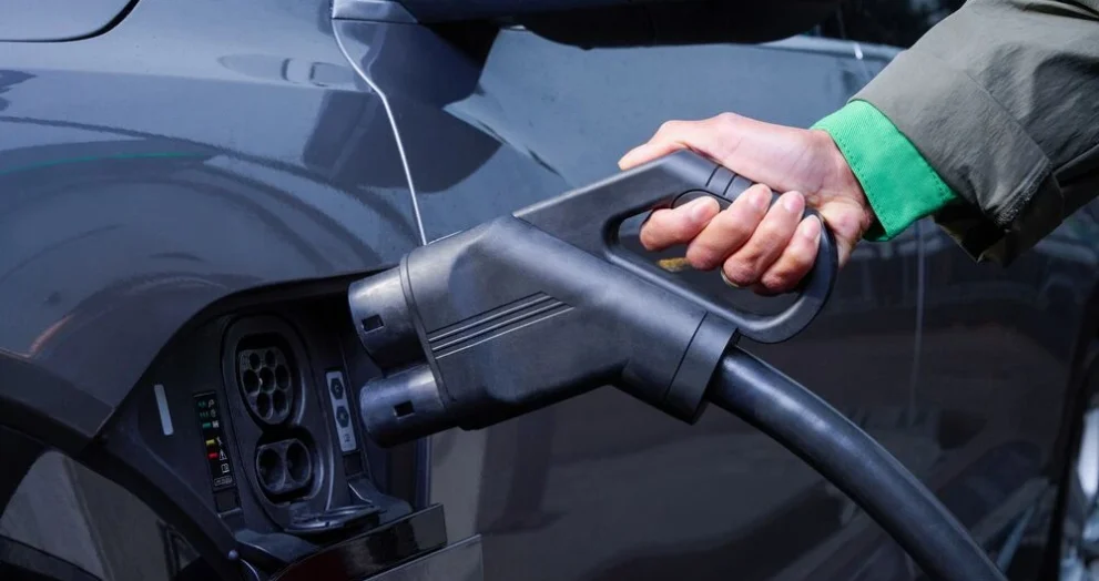 Home EV Charging in 2025: A Complete Beginner’s Guide