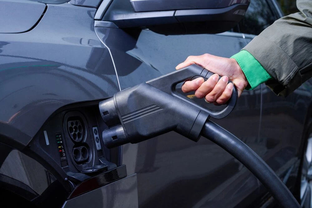 Home EV Charging in 2025: A Complete Beginner’s Guide