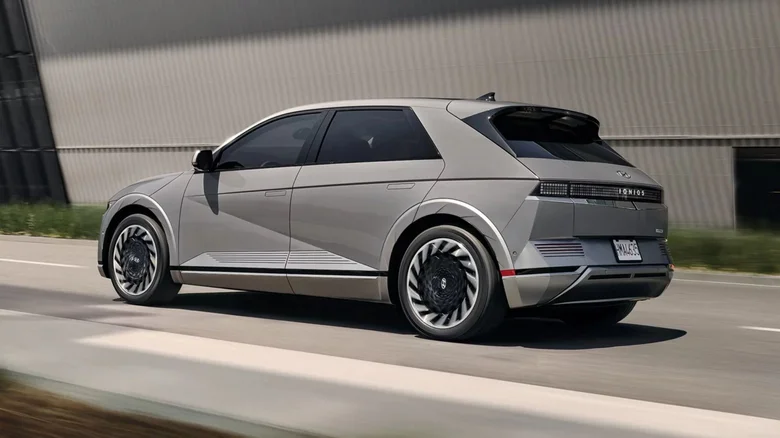 do electric cars have radiators