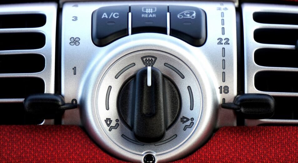 how does the heater work in an electric car