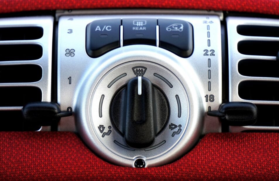 how does the heater work in an electric car